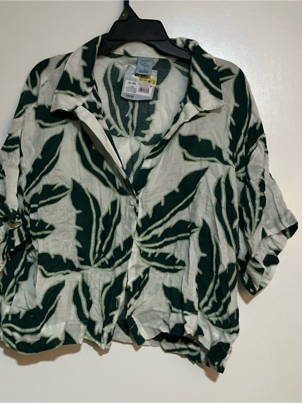 Shade & Shore Green and White Leaf-Print Button Front Blouse